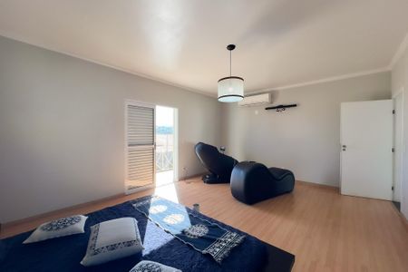 Casa de condomínio à venda com 290m², 3 quartos e 4 vagas Casa de condomínio à venda com 290m², 3 quartos e 4 vagasSuíte