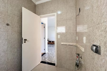 Casa de condomínio à venda com 290m², 3 quartos e 4 vagas Casa de condomínio à venda com 290m², 3 quartos e 4 vagasBanheiro