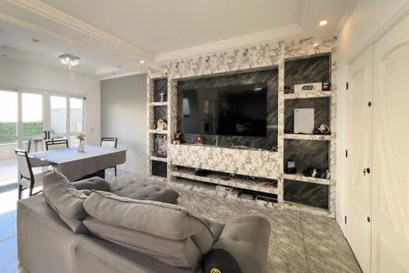 Casa de condomínio à venda com 290m², 3 quartos e 4 vagas Casa de condomínio à venda com 290m², 3 quartos e 4 vagasSala