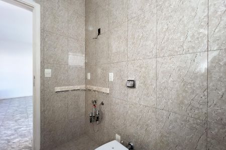 Casa de condomínio à venda com 290m², 3 quartos e 4 vagas Casa de condomínio à venda com 290m², 3 quartos e 4 vagasBanheiro