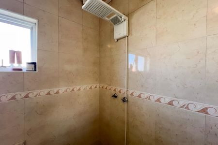 Casa de condomínio à venda com 290m², 3 quartos e 4 vagas Casa de condomínio à venda com 290m², 3 quartos e 4 vagasBanheiro da Suíte
