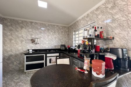 Casa de condomínio à venda com 290m², 3 quartos e 4 vagas Casa de condomínio à venda com 290m², 3 quartos e 4 vagasCozinha