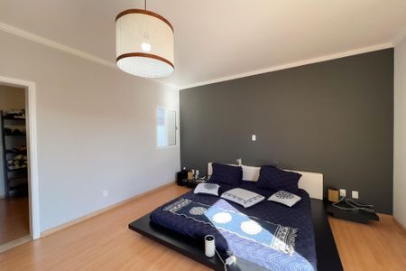 Casa de condomínio à venda com 290m², 3 quartos e 4 vagas Casa de condomínio à venda com 290m², 3 quartos e 4 vagasSuíte