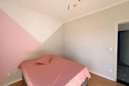Casa de condomínio à venda com 290m², 3 quartos e 4 vagas Casa de condomínio à venda com 290m², 3 quartos e 4 vagasQuarto 2