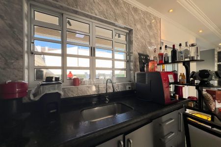 Casa de condomínio à venda com 290m², 3 quartos e 4 vagas Casa de condomínio à venda com 290m², 3 quartos e 4 vagasCozinha