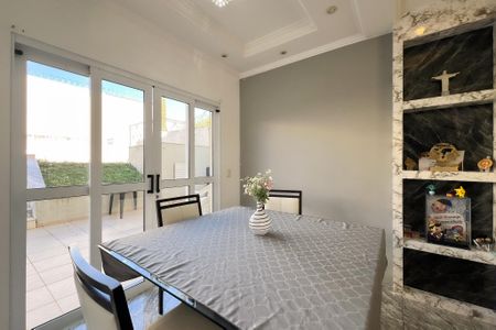 Casa de condomínio à venda com 290m², 3 quartos e 4 vagas Casa de condomínio à venda com 290m², 3 quartos e 4 vagasSala de Jantar