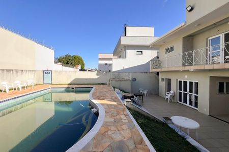 Casa de condomínio à venda com 290m², 3 quartos e 4 vagas Casa de condomínio à venda com 290m², 3 quartos e 4 vagasPiscina