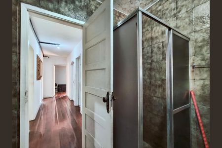 Casa para alugar com 424m², 5 quartos e 2 vagasBanheiro Corredor