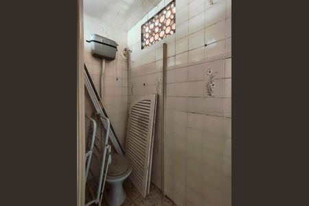 Casa para alugar com 424m², 5 quartos e 2 vagasBanheiro de serviço