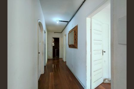 Casa para alugar com 424m², 5 quartos e 2 vagasCorredor