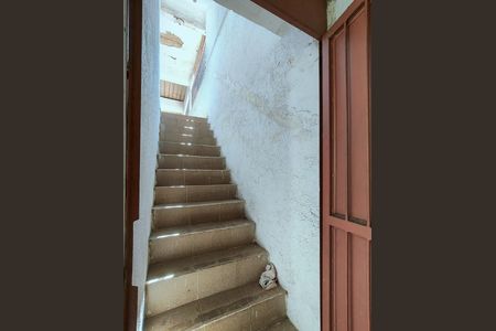 Casa para alugar com 424m², 5 quartos e 2 vagasEscada