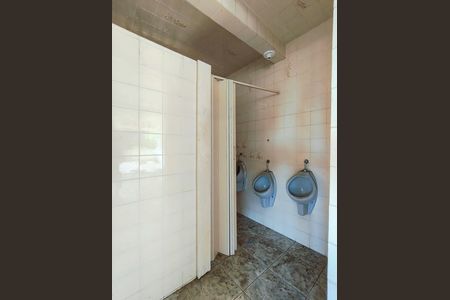 Casa para alugar com 424m², 5 quartos e 2 vagasBanheiro de serviço