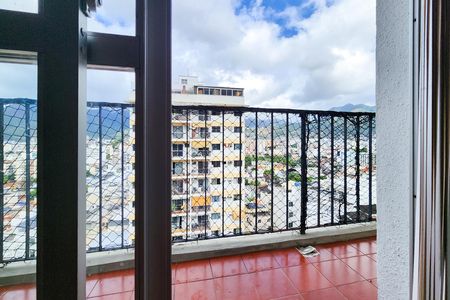 Apartamento à venda com 54m², 2 quartos e 1 vaga Apartamento à venda com 54m², 2 quartos e 1 vagaVaranda