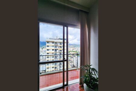 Apartamento à venda com 54m², 2 quartos e 1 vaga Apartamento à venda com 54m², 2 quartos e 1 vagaVaranda