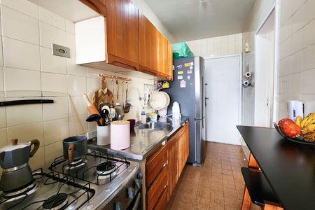 Apartamento à venda com 54m², 2 quartos e 1 vaga Apartamento à venda com 54m², 2 quartos e 1 vagaCozinha