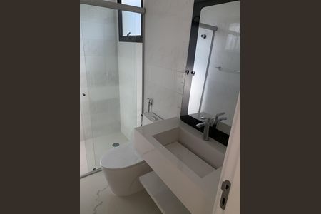 Apartamento à venda com 185m², 3 quartos e 3 vagasBanheiro 