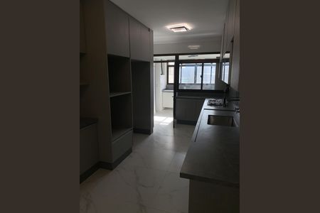 Apartamento à venda com 185m², 3 quartos e 3 vagasCozinha