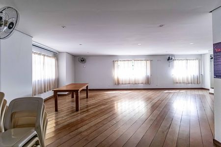 Apartamento à venda com 115m², 3 quartos e 2 vagas Apartamento à venda com 115m², 3 quartos e 2 vagasÁrea comum - Salão de festas