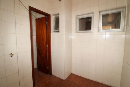 Apartamento à venda com 115m², 3 quartos e 2 vagas Apartamento à venda com 115m², 3 quartos e 2 vagasÁrea de Serviço