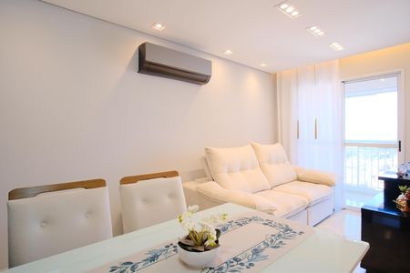 Sala de apartamento à venda com 3 quartos, 67m² em Vila Carrão, São Paulo