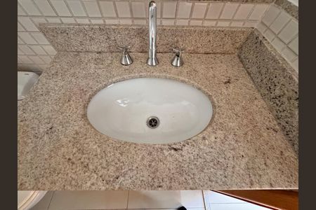 Apartamento à venda com 83m², 3 quartos e 1 vaga Apartamento à venda com 83m², 3 quartos e 1 vagaSuite - Banheiro
