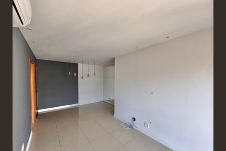 Apartamento à venda com 83m², 3 quartos e 1 vaga Apartamento à venda com 83m², 3 quartos e 1 vagaSala
