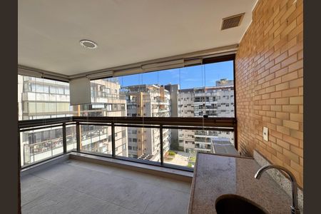 Apartamento à venda com 83m², 3 quartos e 1 vaga Apartamento à venda com 83m², 3 quartos e 1 vagaVaranda