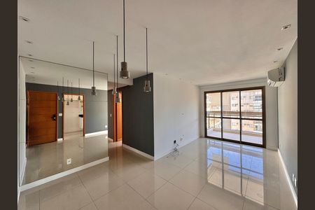Apartamento à venda com 83m², 3 quartos e 1 vaga Apartamento à venda com 83m², 3 quartos e 1 vagaSala