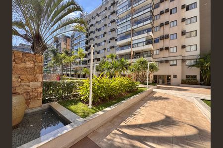 Apartamento à venda com 83m², 3 quartos e 1 vaga Apartamento à venda com 83m², 3 quartos e 1 vagaFachada