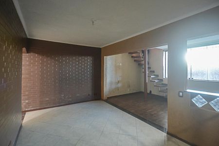 Casa para alugar com 320m², 5 quartos e 2 vagas Casa para alugar com 320m², 5 quartos e 2 vagasSala