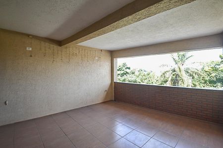 Casa para alugar com 320m², 5 quartos e 2 vagas Casa para alugar com 320m², 5 quartos e 2 vagasSacada