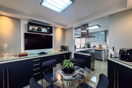 Apartamento para alugar com 240m², 3 quartos e 3 vagasCozinha