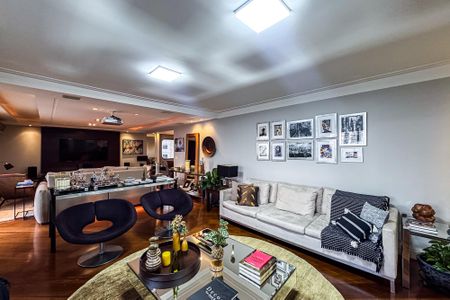 Apartamento para alugar com 240m², 3 quartos e 3 vagasSala