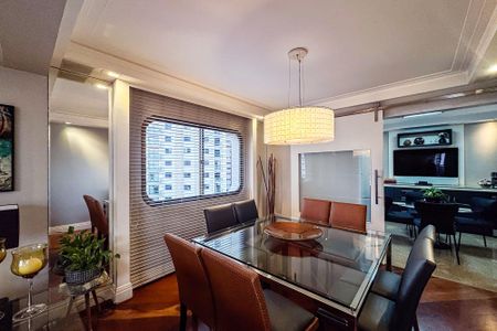 Apartamento para alugar com 240m², 3 quartos e 3 vagasSala