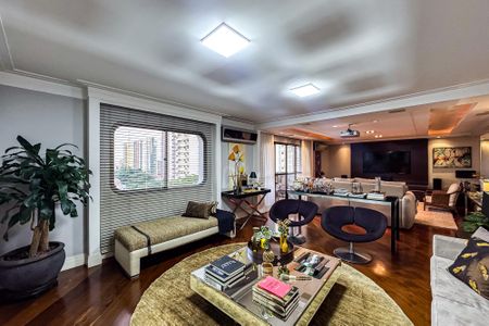 Apartamento para alugar com 240m², 3 quartos e 3 vagasSala