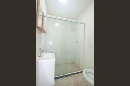 Casa à venda com 214m², 5 quartos e 4 vagas Casa à venda com 214m², 5 quartos e 4 vagasBanheiro Social 2