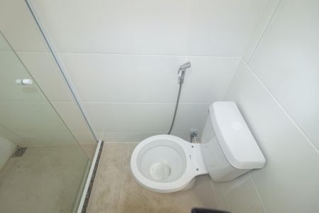 Casa à venda com 214m², 5 quartos e 4 vagas Casa à venda com 214m², 5 quartos e 4 vagasBanheiro Social 2