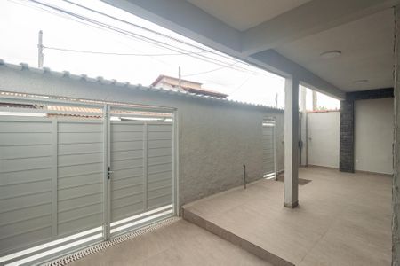 Casa à venda com 214m², 5 quartos e 4 vagas Casa à venda com 214m², 5 quartos e 4 vagasVaranda