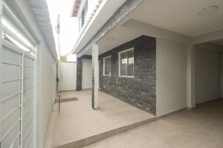 Casa à venda com 214m², 5 quartos e 4 vagas Casa à venda com 214m², 5 quartos e 4 vagasQuintal