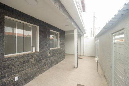 Casa à venda com 214m², 5 quartos e 4 vagas Casa à venda com 214m², 5 quartos e 4 vagasVaranda