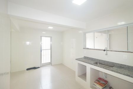 Casa à venda com 214m², 5 quartos e 4 vagas Casa à venda com 214m², 5 quartos e 4 vagasCozinha