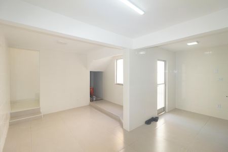 Casa à venda com 214m², 5 quartos e 4 vagas Casa à venda com 214m², 5 quartos e 4 vagasCozinha