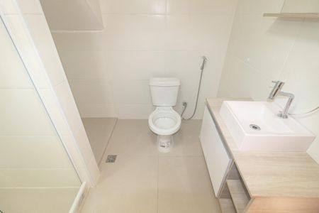 Casa à venda com 214m², 5 quartos e 4 vagas Casa à venda com 214m², 5 quartos e 4 vagasBanheiro da Suíte
