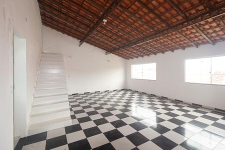 Casa à venda com 214m², 5 quartos e 4 vagas Casa à venda com 214m², 5 quartos e 4 vagasSala 2