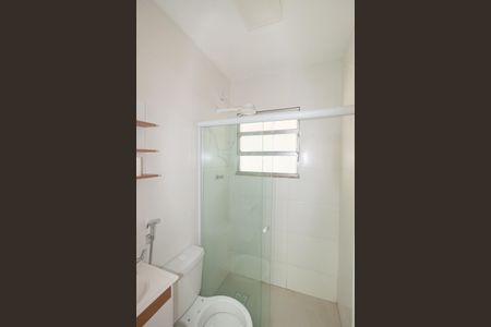 Casa à venda com 214m², 5 quartos e 4 vagas Casa à venda com 214m², 5 quartos e 4 vagasBanheiro Social 1