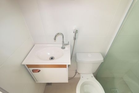 Casa à venda com 214m², 5 quartos e 4 vagas Casa à venda com 214m², 5 quartos e 4 vagasBanheiro Social 1
