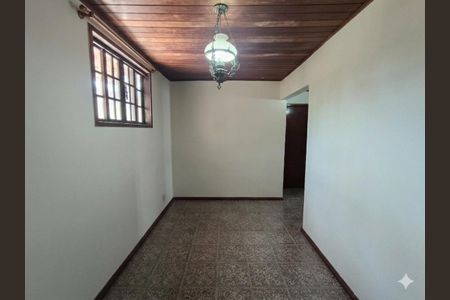 Casa de condomínio para alugar com 214m², 4 quartos e 4 vagasQuarto