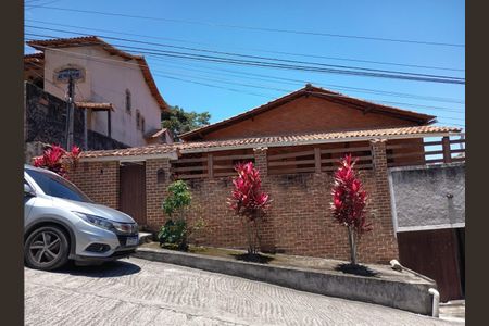 Casa de condomínio para alugar com 214m², 4 quartos e 4 vagasFachada