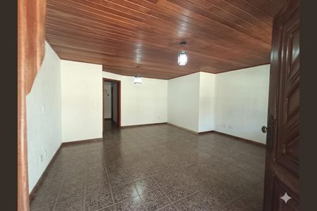Casa de condomínio para alugar com 214m², 4 quartos e 4 vagasSala