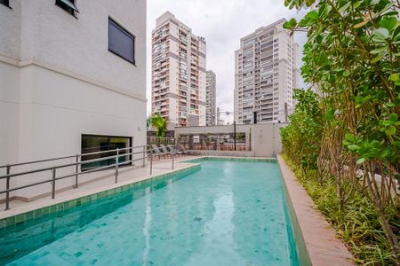 Apartamento à venda com 30m², 1 quarto e sem vaga Apartamento à venda com 30m², 1 quarto e sem vagaÁrea comum - Piscina